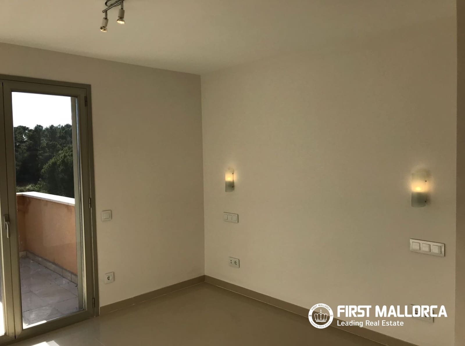 4 sypialnia Dom blizniak do wynajęcia w Cala Vinyes / Cala Vinyas / Cala Vinas z garażem - 3 950 € (Ref: 10065581)