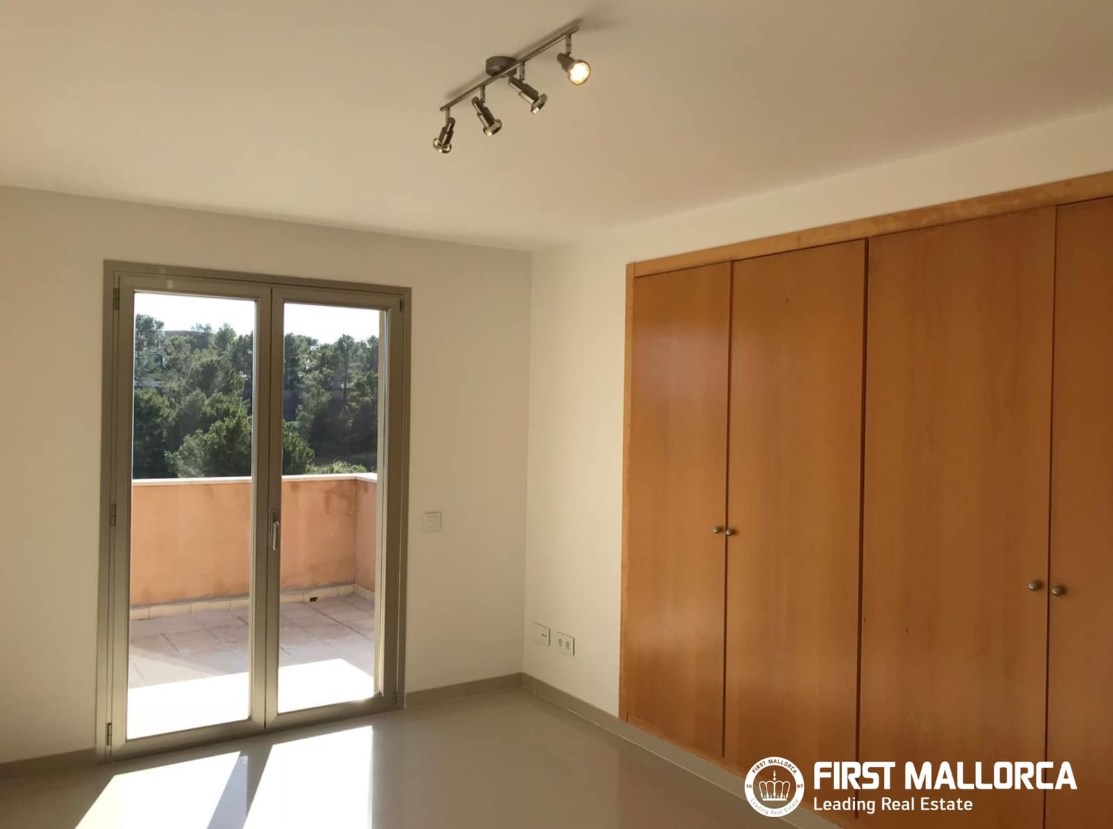4 sypialnia Dom blizniak do wynajęcia w Cala Vinyes / Cala Vinyas / Cala Vinas z garażem - 3 950 € (Ref: 10065581)