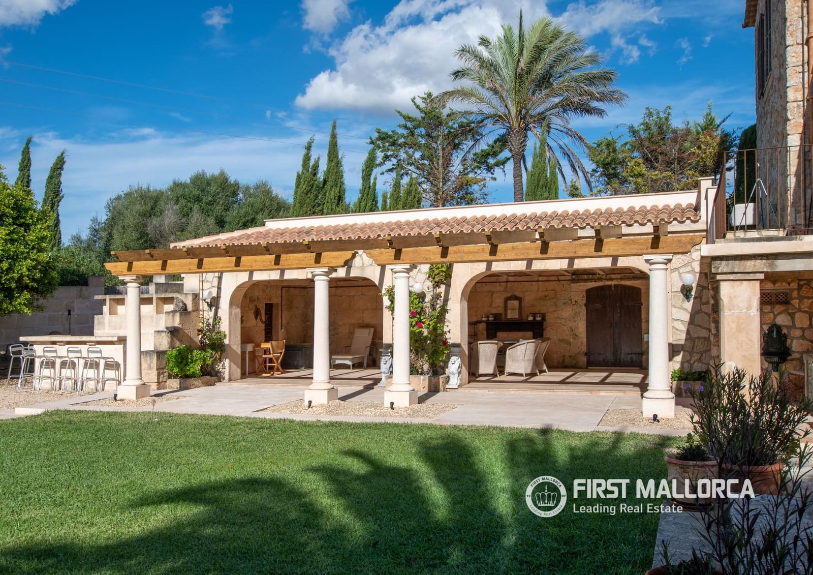 4 soveværelse Finca/Landehus til salg i Porreres med garage - € 2.485.000 (Ref: 10077223)