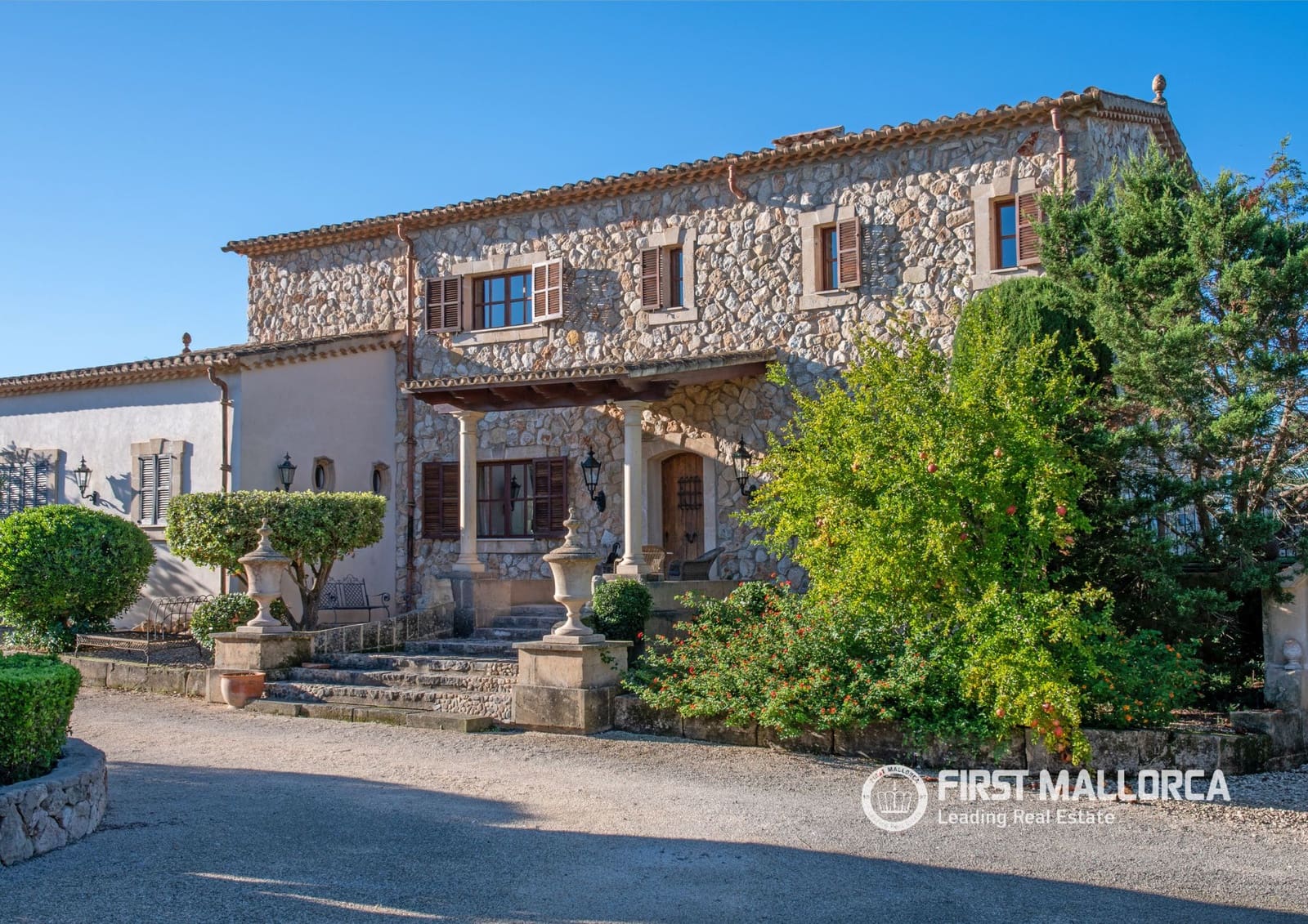 4 soveværelse Finca/Landehus til salg i Porreres med garage - € 2.485.000 (Ref: 10077223)