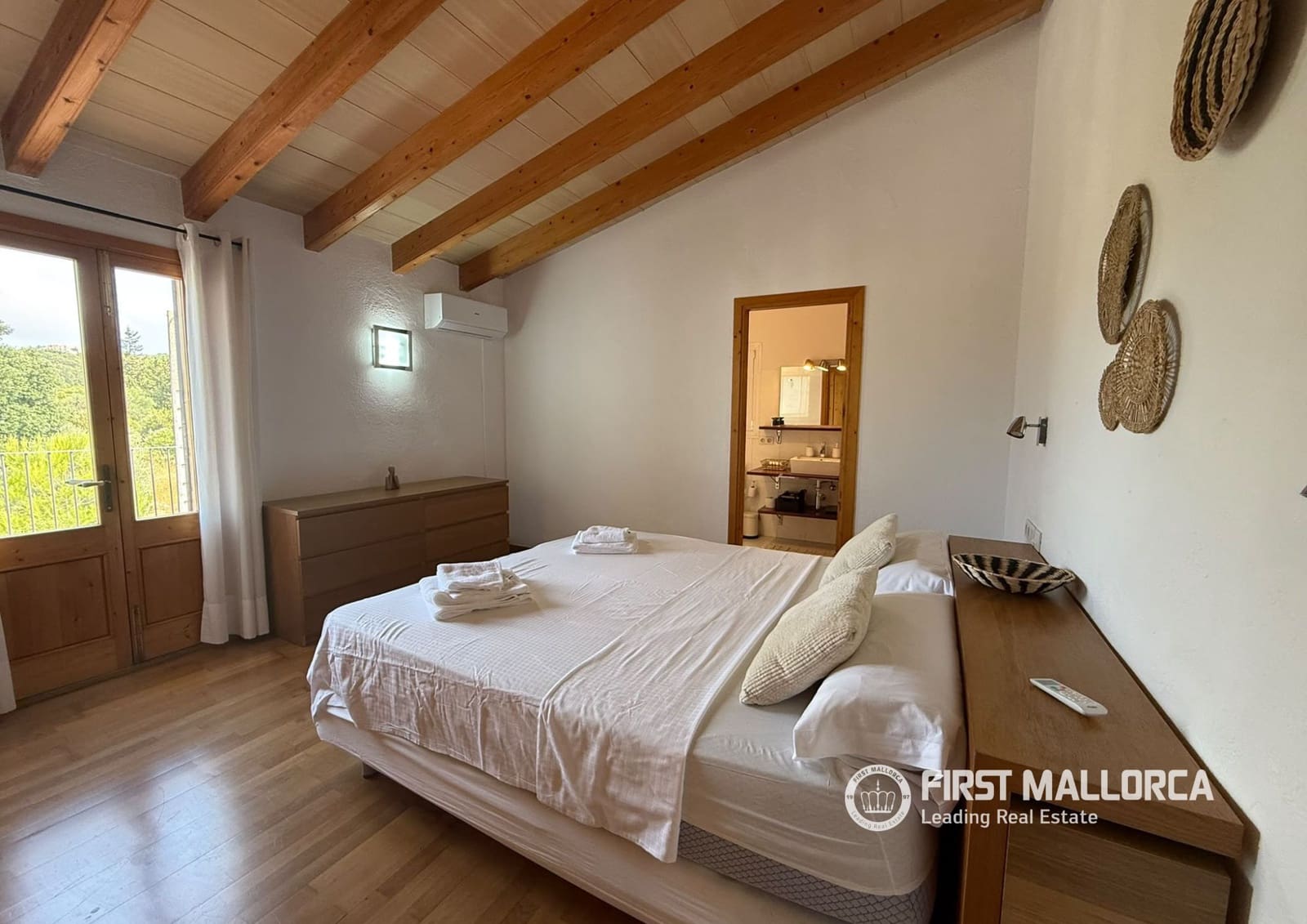 Chalet de 5 habitaciones en Pollensa / Pollença en alquiler con piscina garaje - 2.000 € (Ref: 10080038)