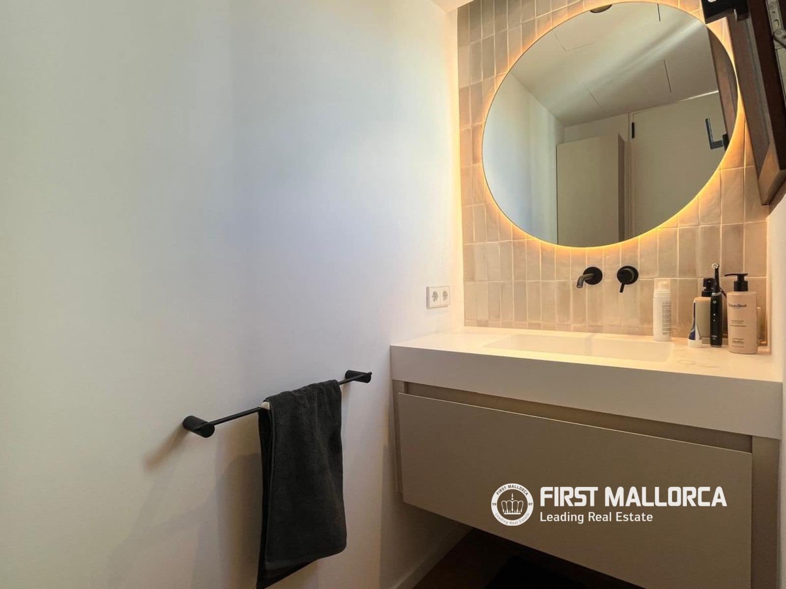 Appartement de 3 chambres à louer à Palma de Mallorca avec garage - 4 300 € (Ref: 10080039)