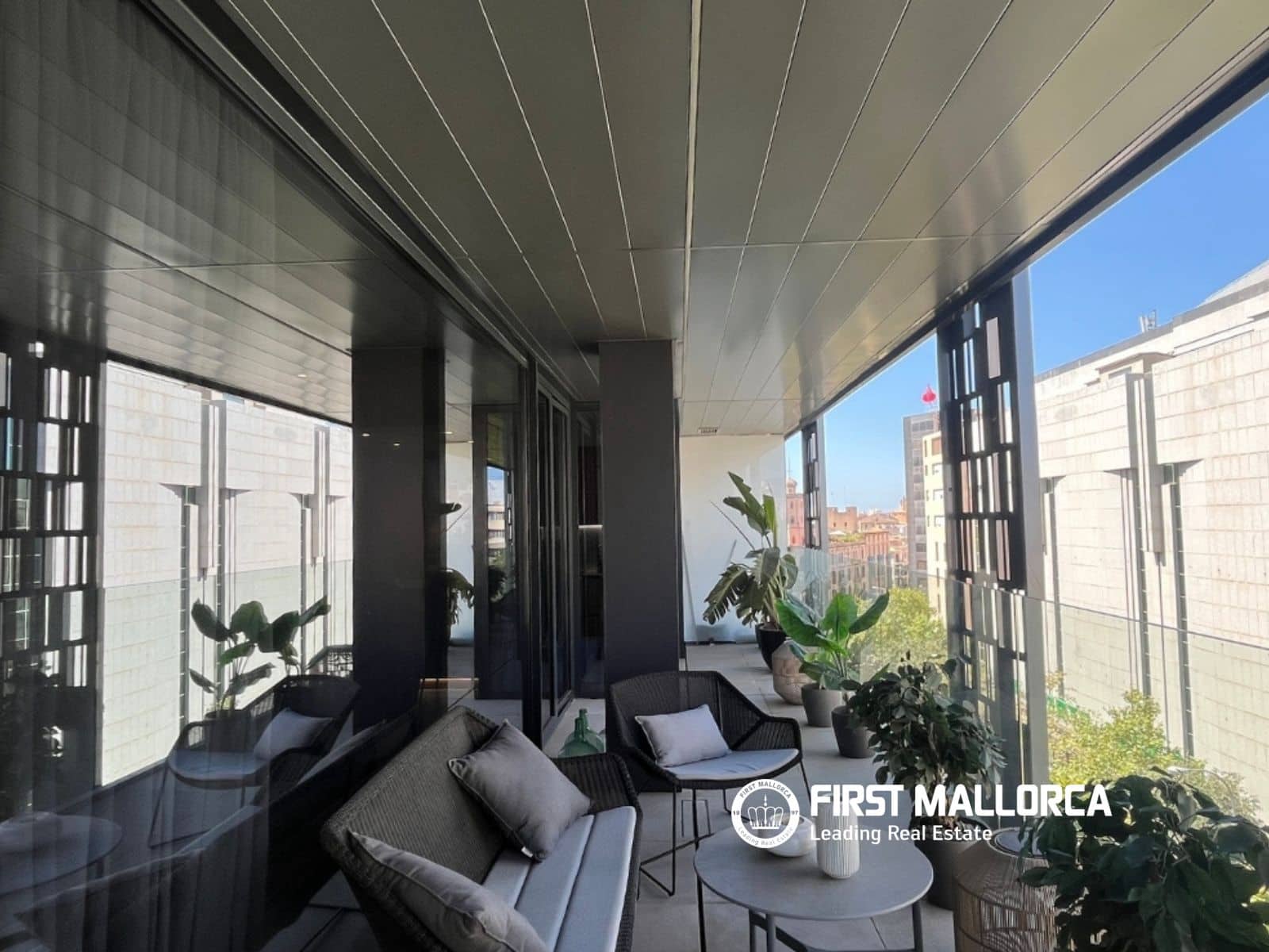 2 soveværelse Penthouse til leje i Palma de Mallorca med garage - € 3.500 (Ref: 10085265)