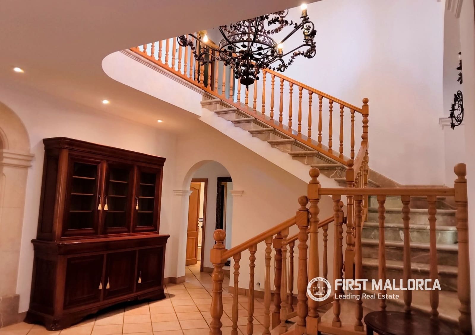 5 bedroom Villa for rent in Consell with pool garage - € 7,000 (Ref: 10099395)
