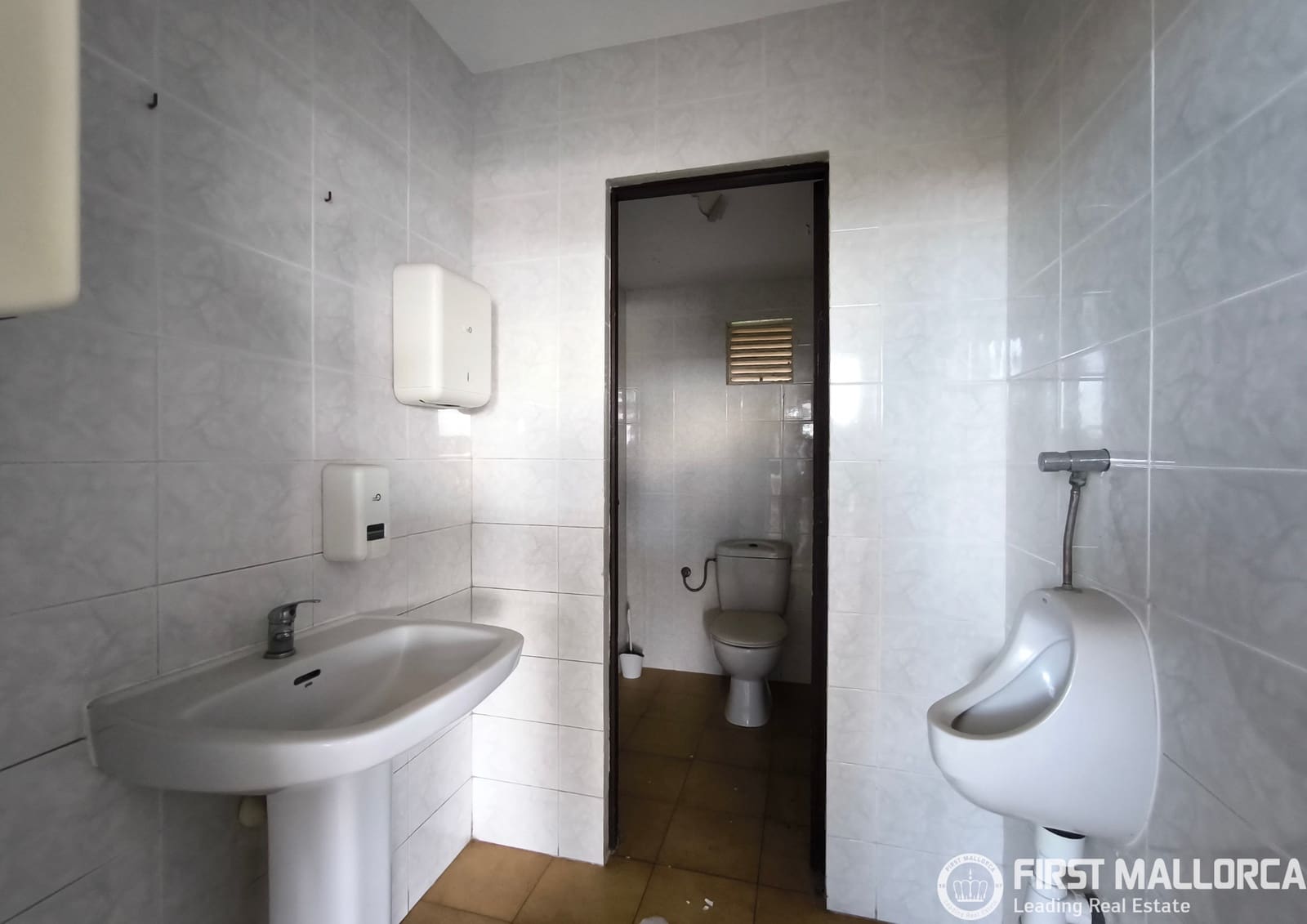 Commercieel te koop in Palma de Mallorca met garage - € 650.000 (Ref: 10099396)