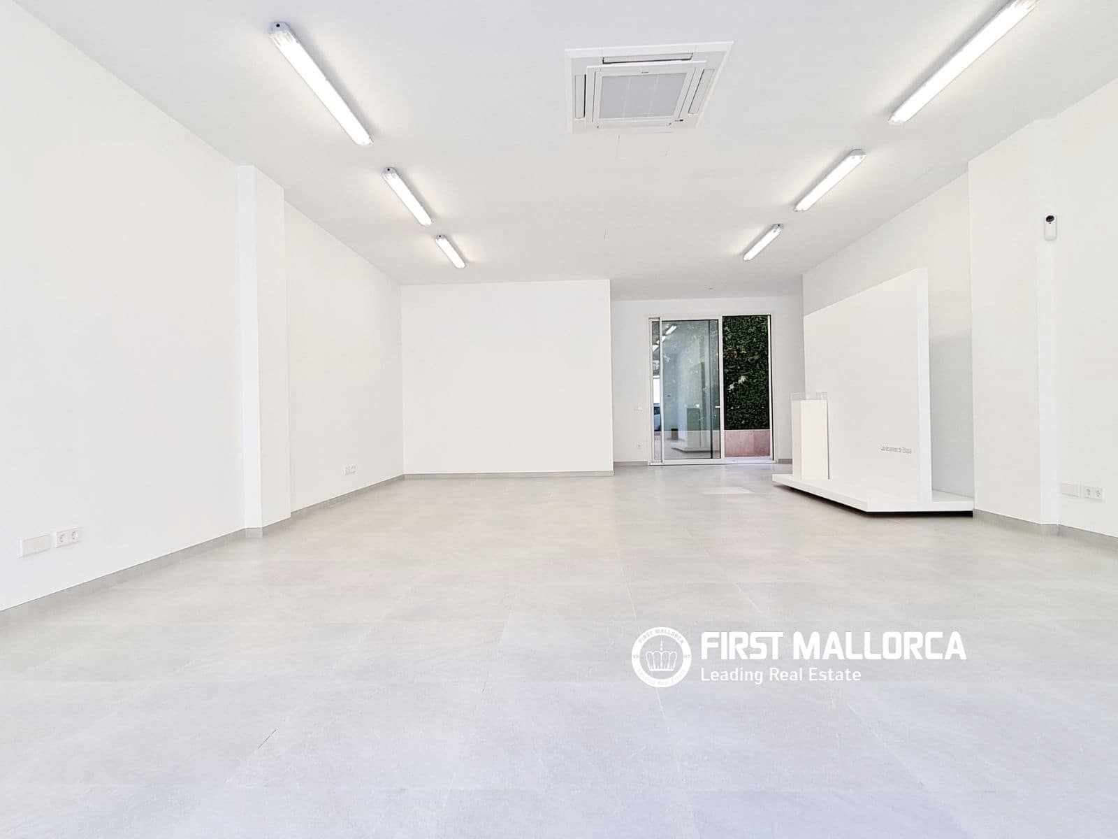 Commercial for rent in Palma de Mallorca - € 2,000 (Ref: 10106523)