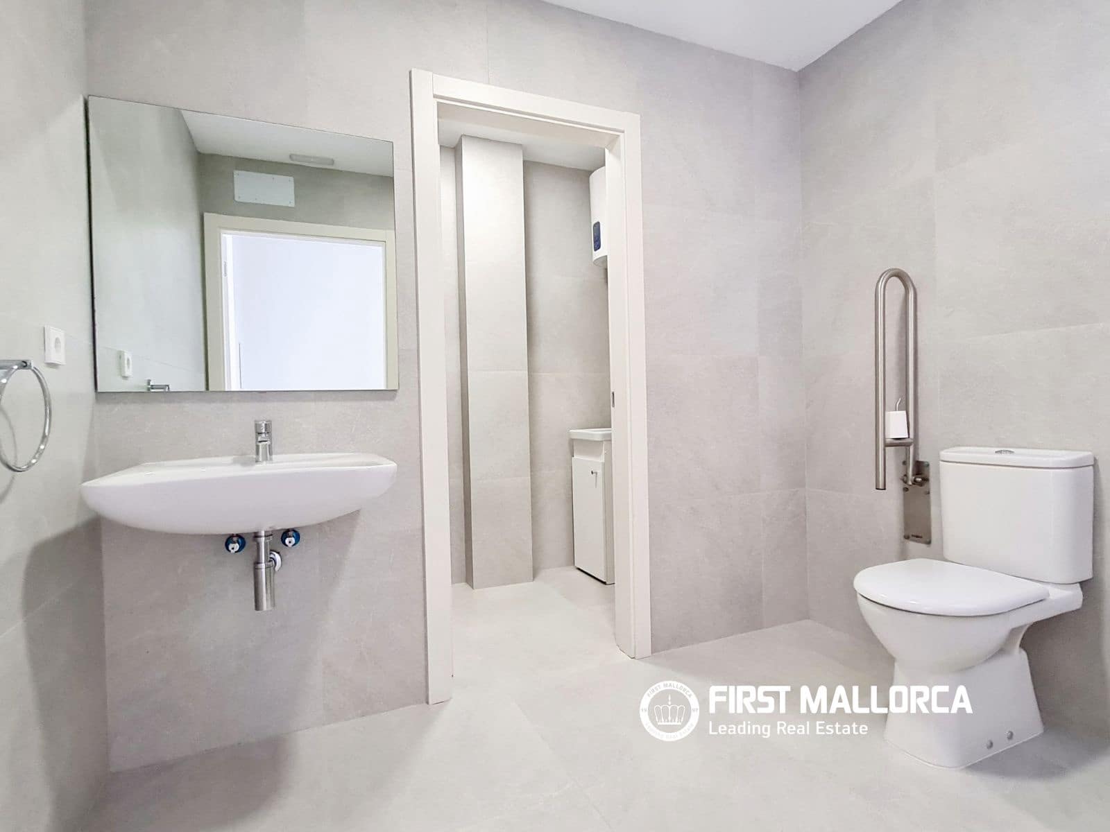 Commercial for rent in Palma de Mallorca - € 2,000 (Ref: 10106523)