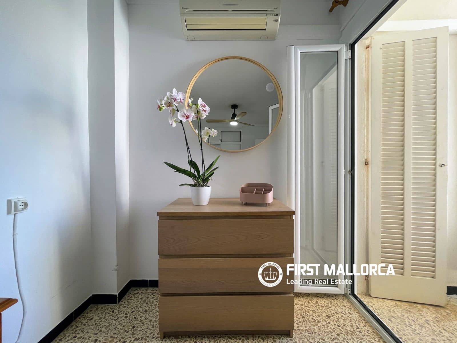 3 bedroom Apartment for rent in Puerto de Alcudia with garage - € 2,000 (Ref: 10113480)