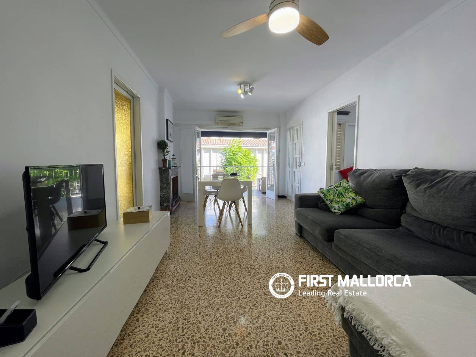 3 bedroom Apartment for rent in Puerto de Alcudia with garage - € 2,000 (Ref: 10113480)