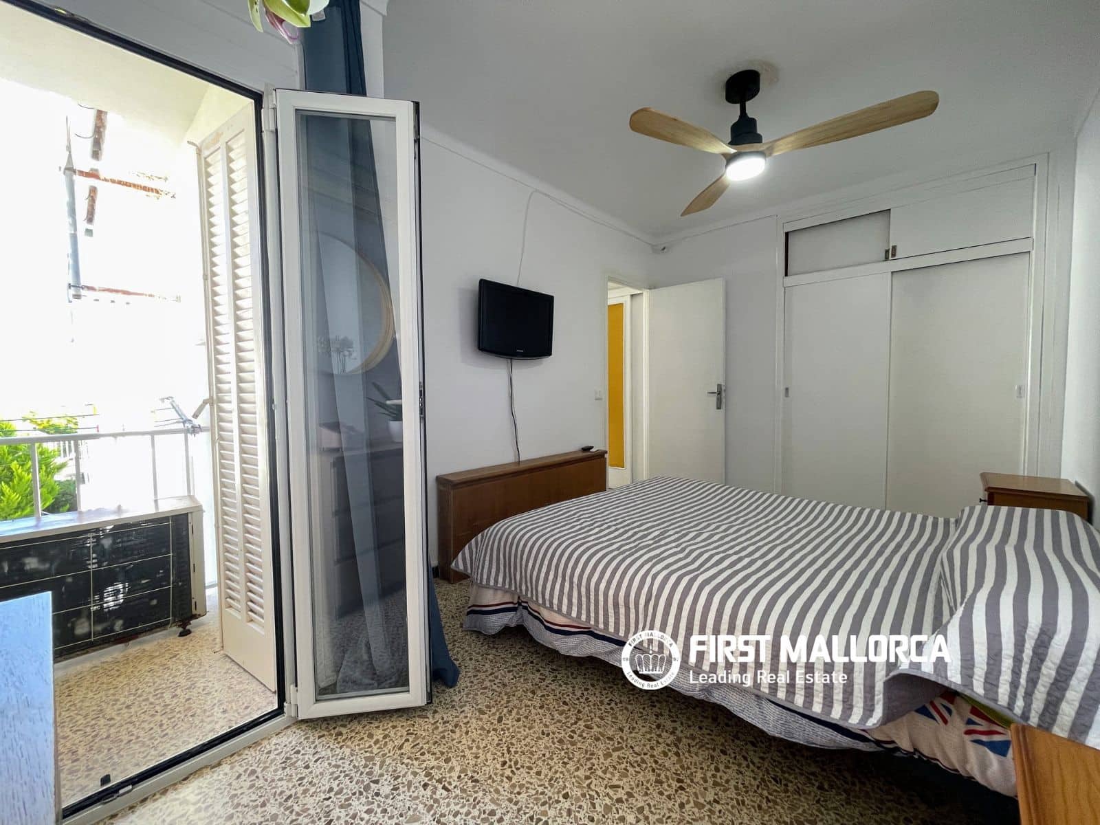 3 bedroom Apartment for rent in Puerto de Alcudia with garage - € 2,000 (Ref: 10113480)