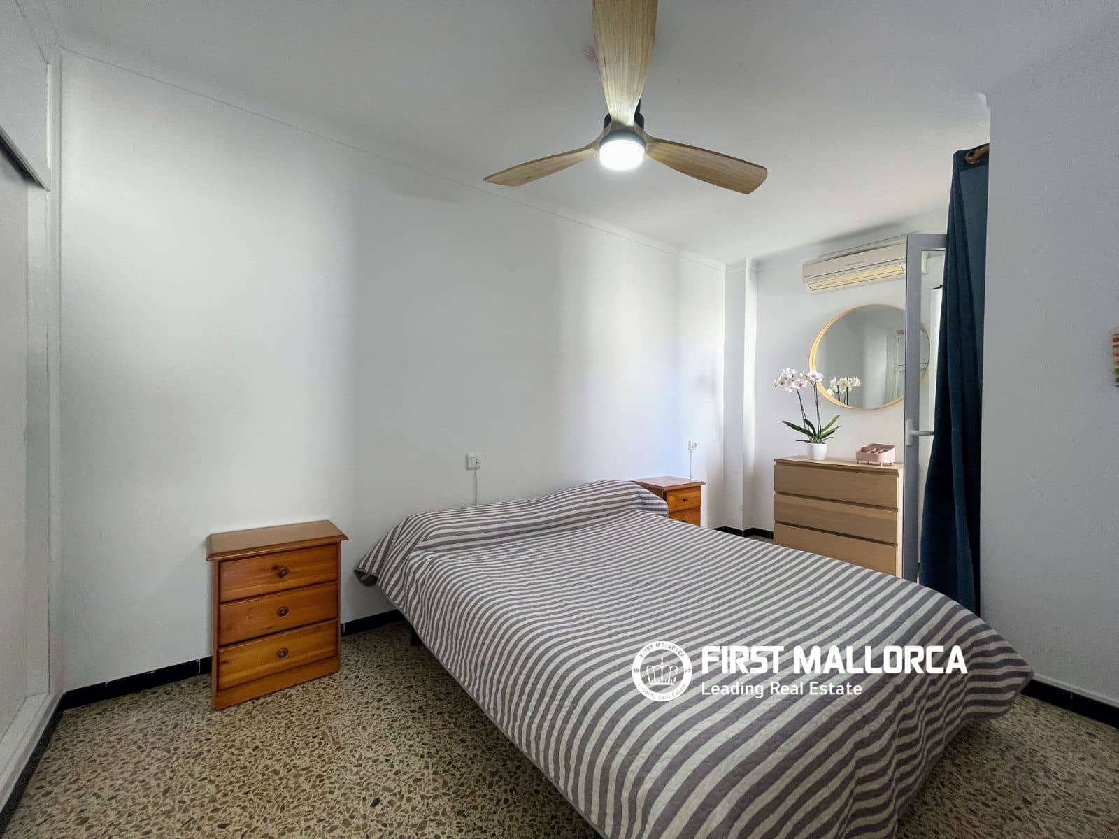 3 bedroom Apartment for rent in Puerto de Alcudia with garage - € 2,000 (Ref: 10113480)