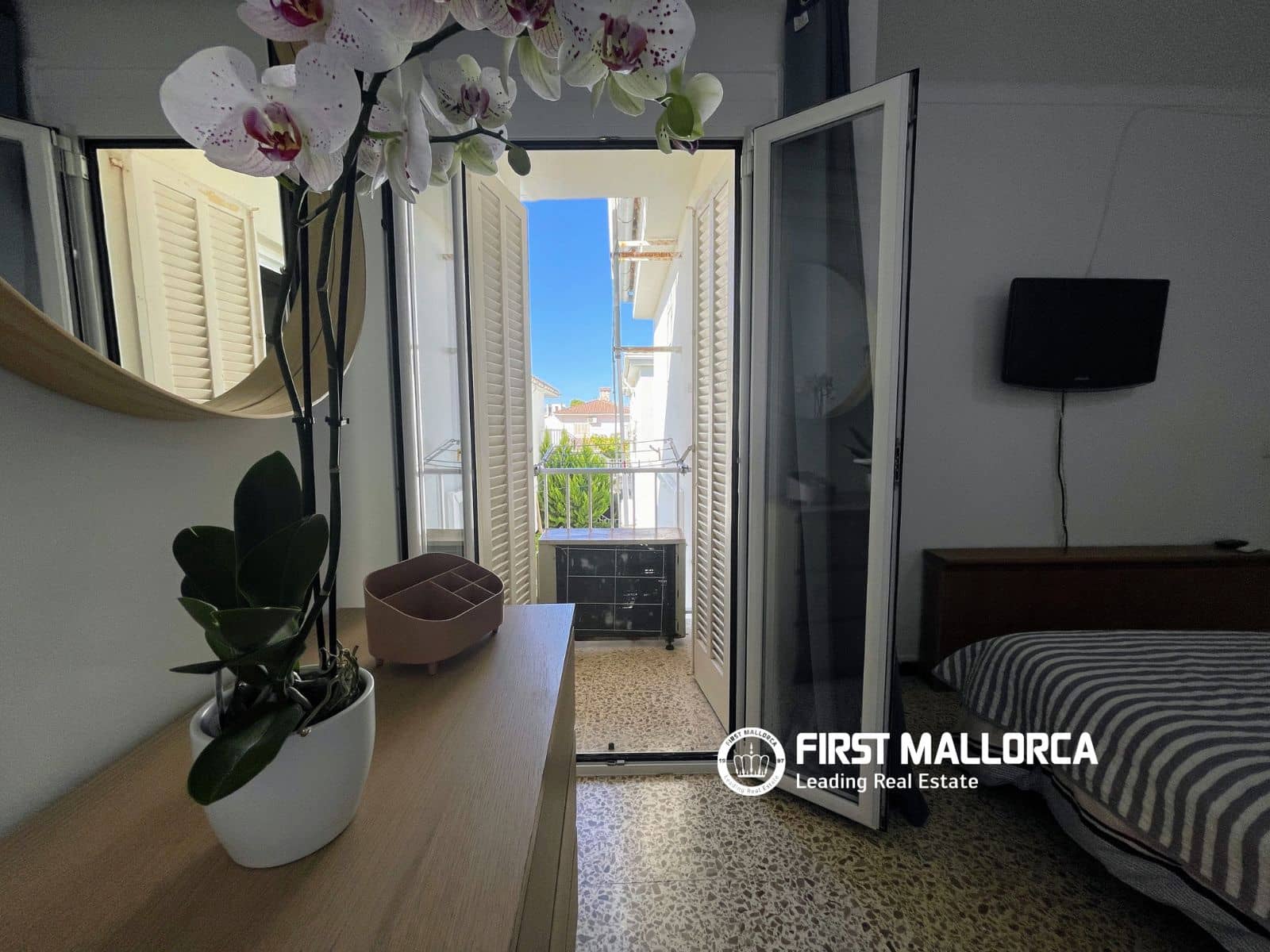 3 bedroom Apartment for rent in Puerto de Alcudia with garage - € 2,000 (Ref: 10113480)