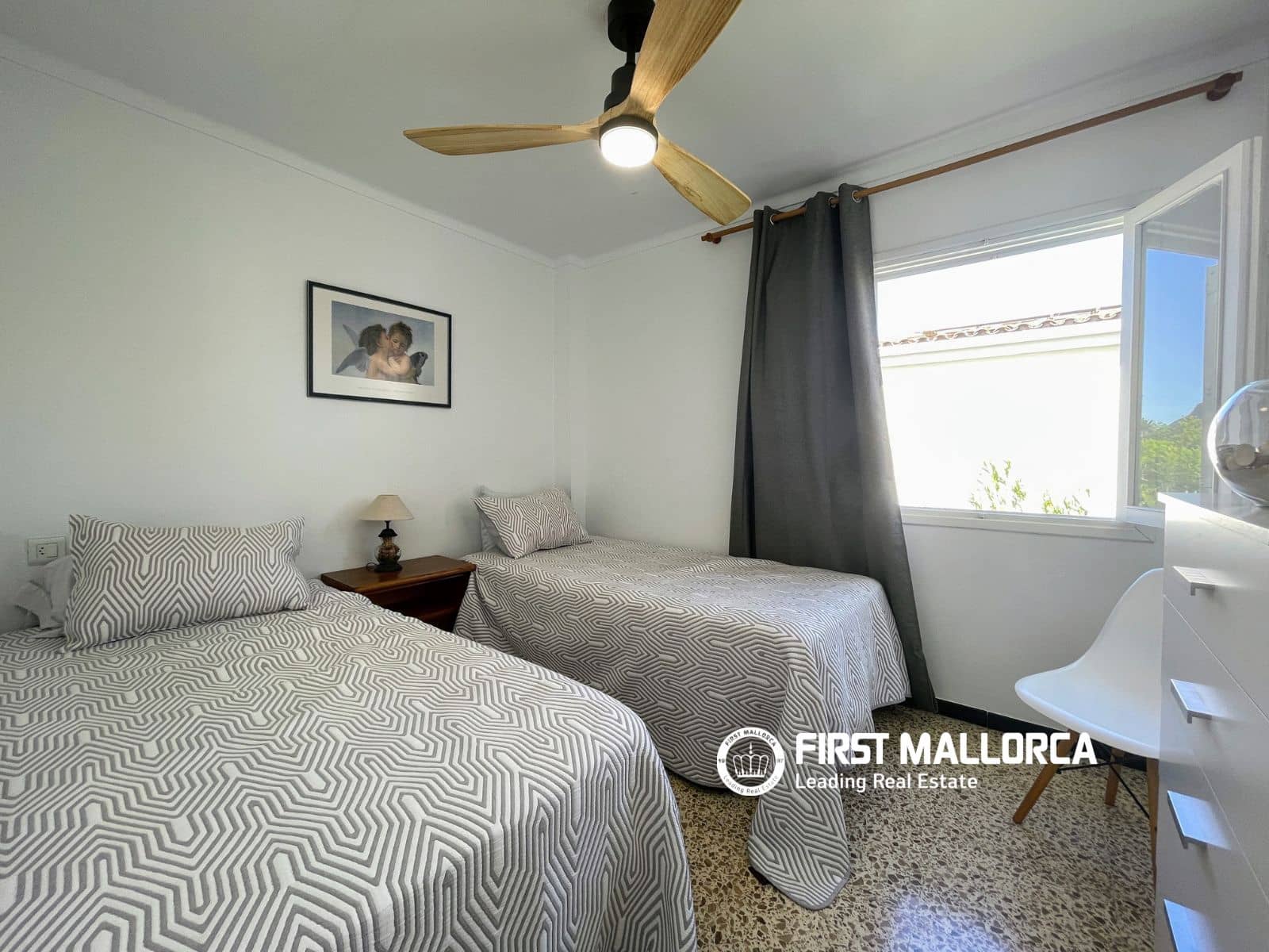 3 bedroom Apartment for rent in Puerto de Alcudia with garage - € 2,000 (Ref: 10113480)