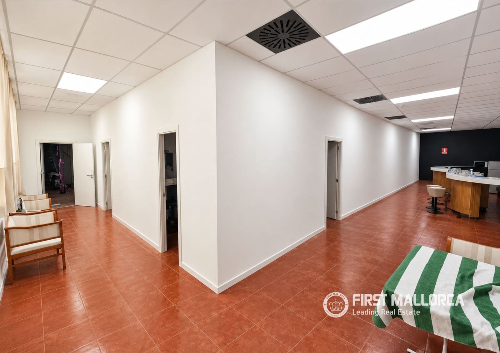 3 makuuhuone Kaupallinen vuokrattavana paikassa Peguera / Paguera - 4 750 € (Ref: 10113482)