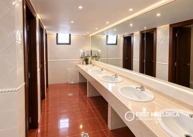 3 makuuhuone Kaupallinen vuokrattavana paikassa Peguera / Paguera, Calvià - 4 750 € (Ref: 10113482)
