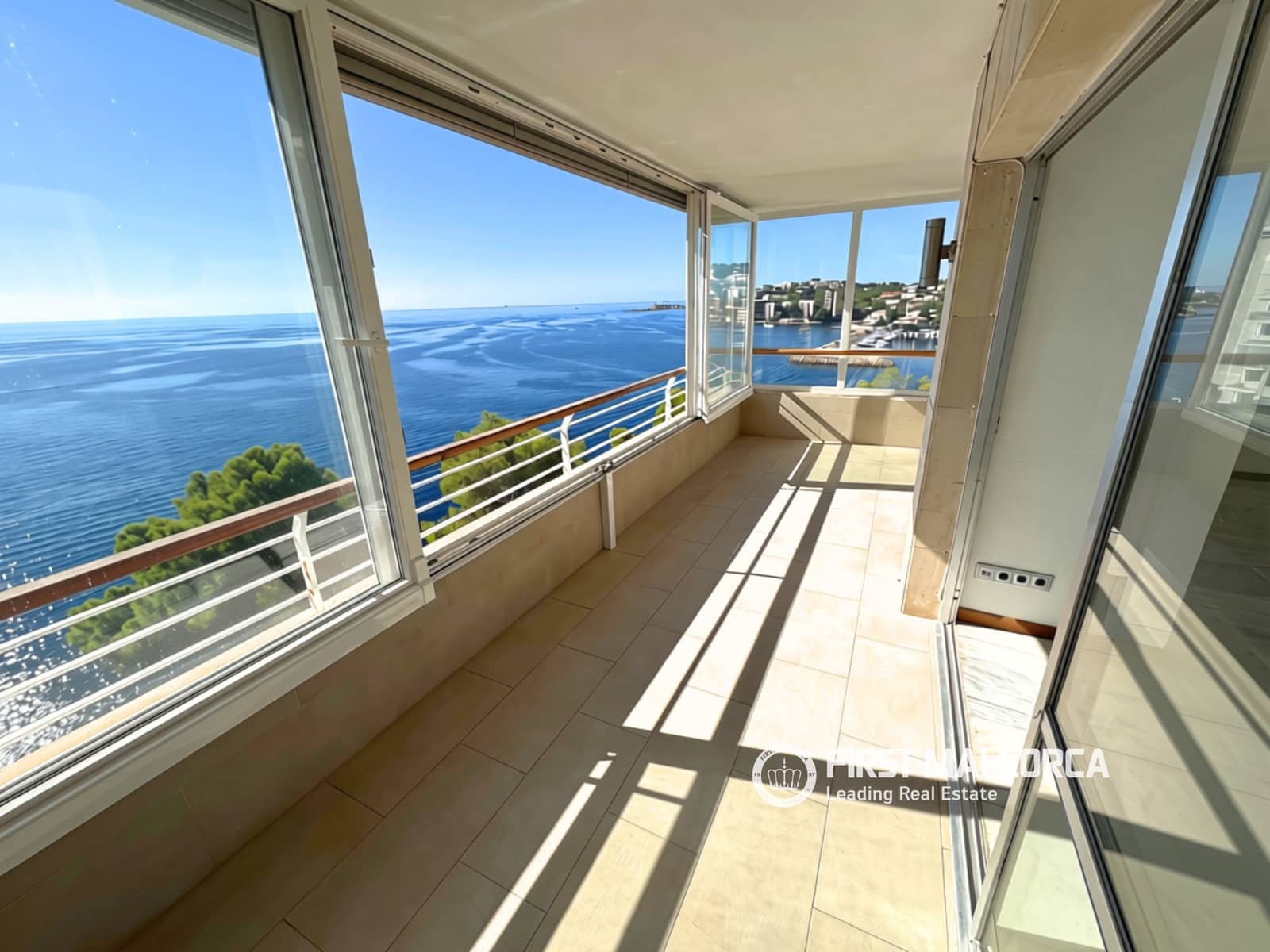 4 slaapkamer Appartement te koop in San Agustin / Sant Agusti met garage - € 1.375.000 (Ref: 10118395)