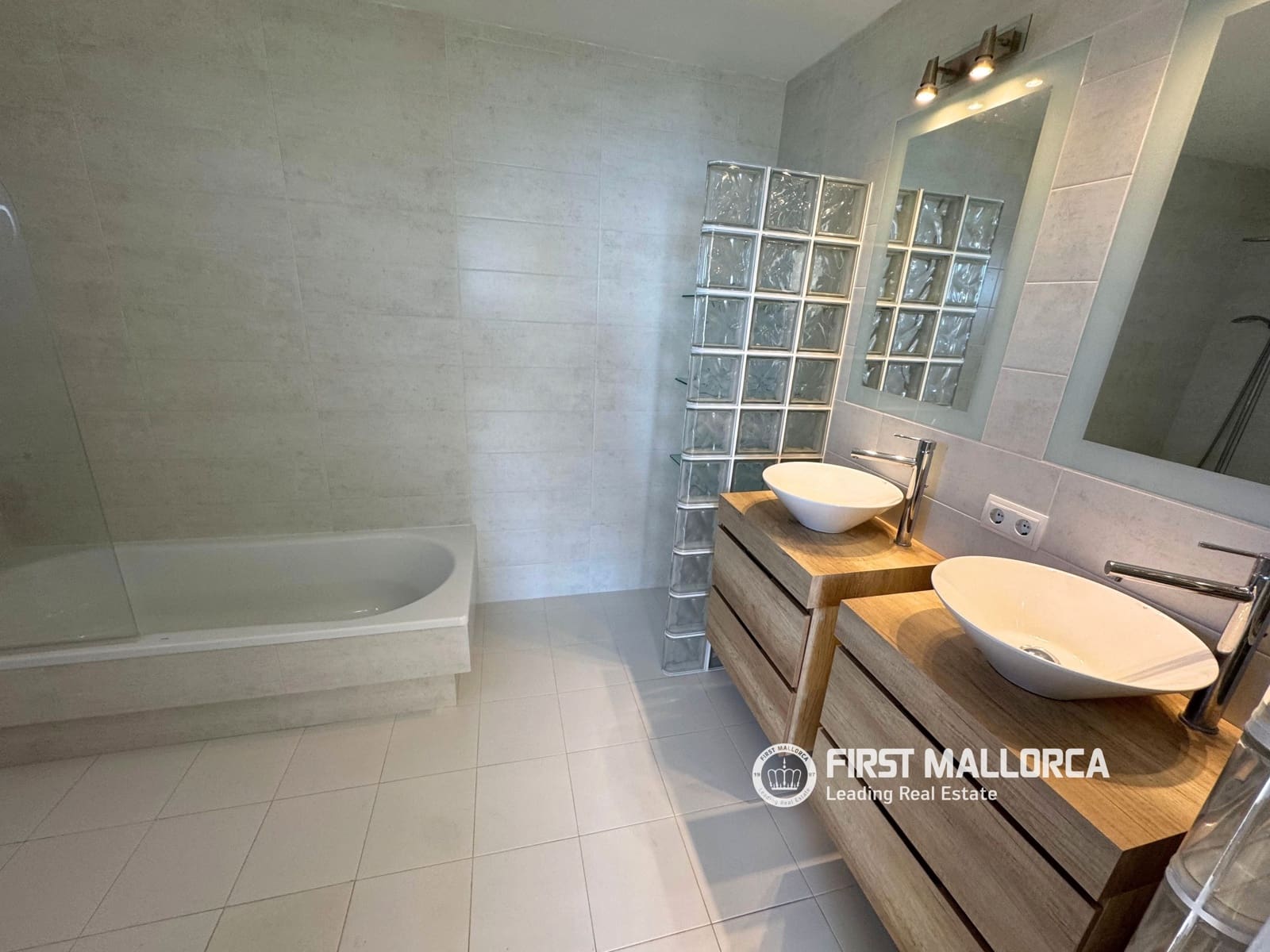 4 slaapkamer Appartement te koop in San Agustin / Sant Agusti met garage - € 1.375.000 (Ref: 10118395)