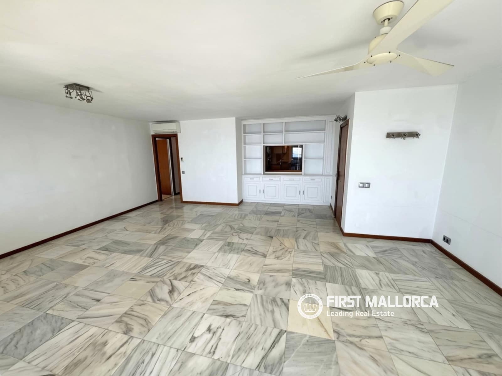4 slaapkamer Appartement te koop in San Agustin / Sant Agusti met garage - € 1.375.000 (Ref: 10118395)