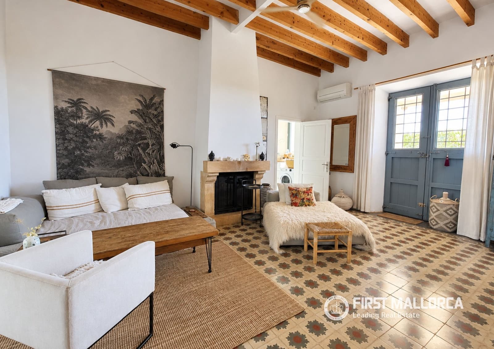 2 bedroom Apartment for sale in Ses Salines with pool garage - € 640,000 (Ref: 10121028)