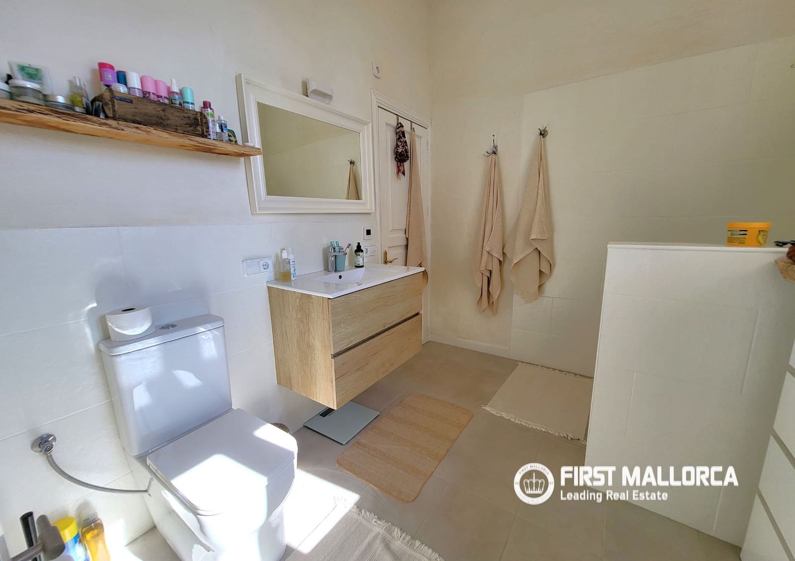 2 bedroom Apartment for sale in Ses Salines with pool garage - € 640,000 (Ref: 10121028)