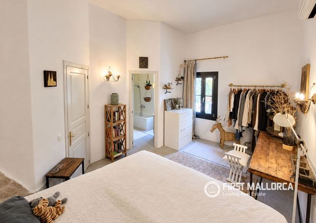 2 bedroom Apartment for sale in Ses Salines with pool garage - € 640,000 (Ref: 10121028)