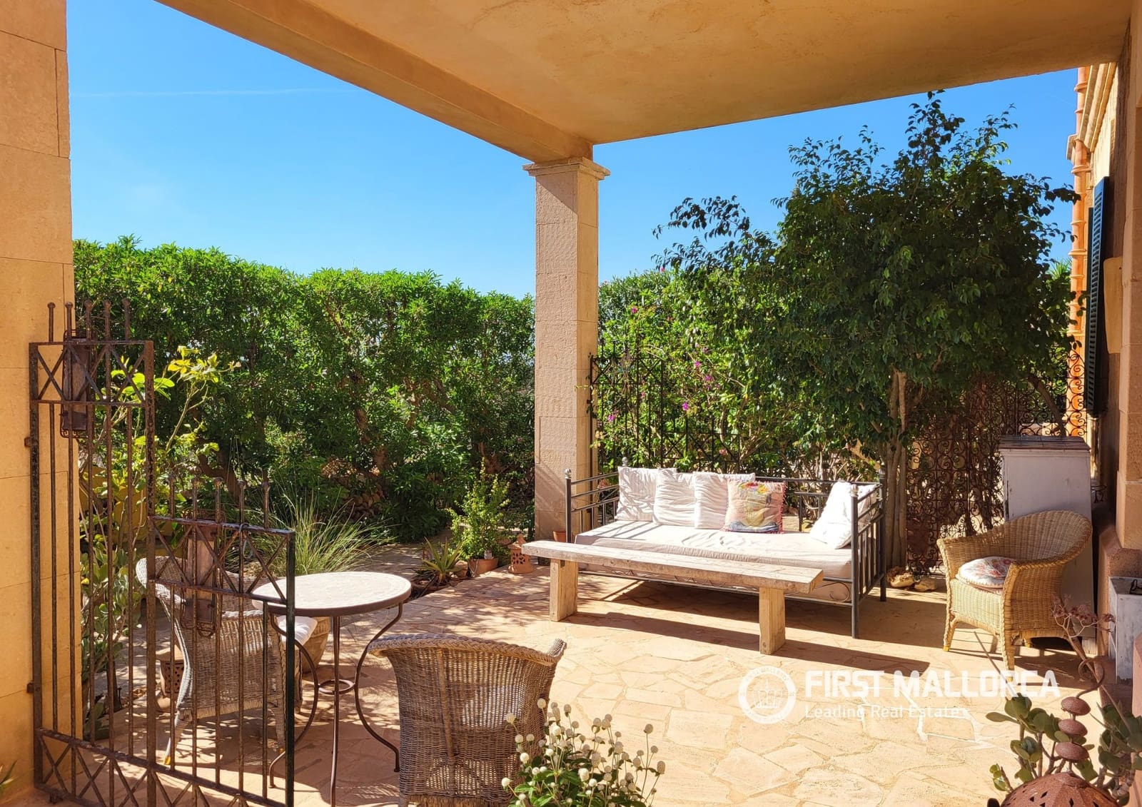 2 bedroom Apartment for sale in Ses Salines with pool garage - € 640,000 (Ref: 10121028)