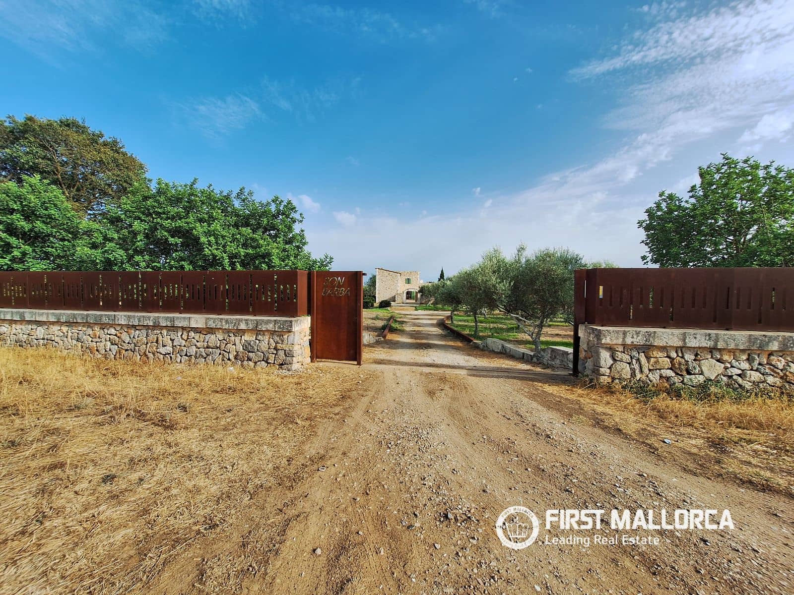Finca/Casa Rural de 4 habitaciones en Sa Pobla en alquiler con piscina garaje - 8.000 € (Ref: 10121030)