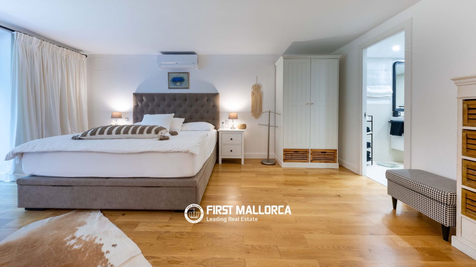 4 bedroom Villa for sale in Santa Ponsa with pool garage - € 3,750,000 (Ref: 10127294)