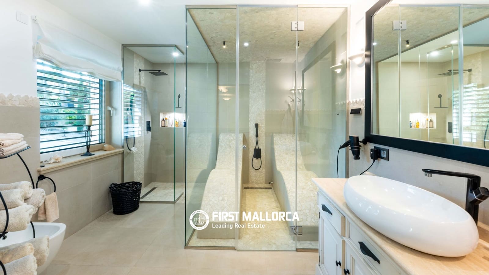 4 bedroom Villa for sale in Santa Ponsa with pool garage - € 3,750,000 (Ref: 10127294)