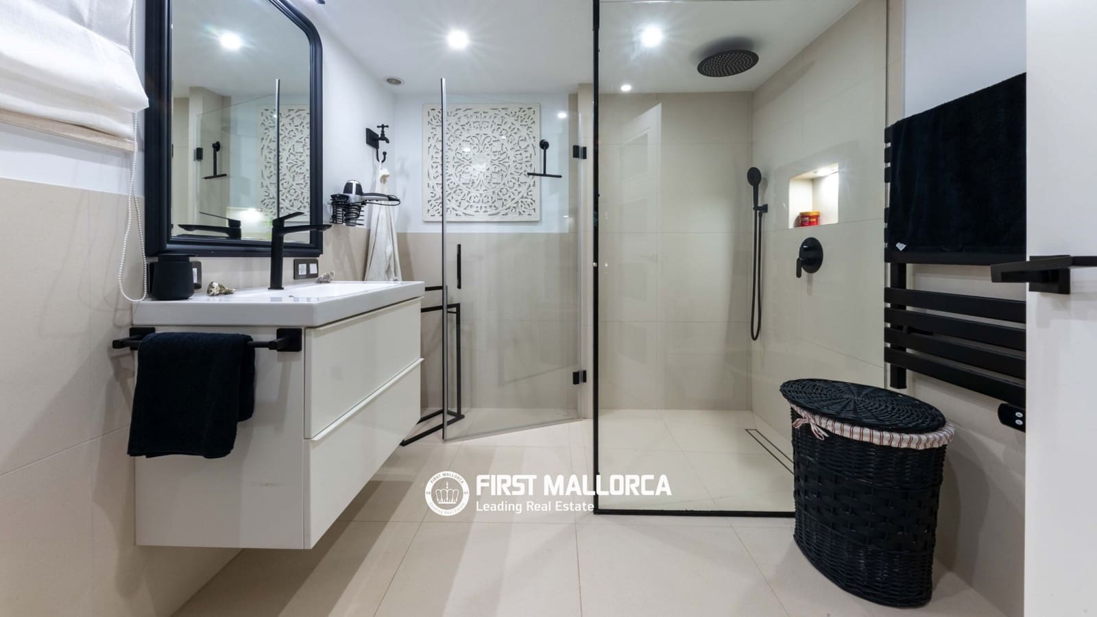 4 bedroom Villa for sale in Santa Ponsa with pool garage - € 3,750,000 (Ref: 10127294)