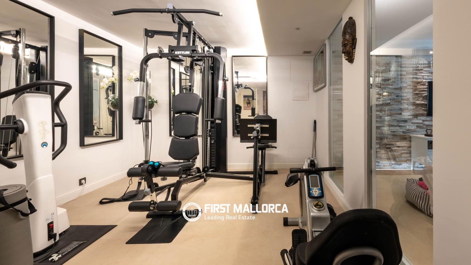 4 bedroom Villa for sale in Santa Ponsa with pool garage - € 3,750,000 (Ref: 10127294)