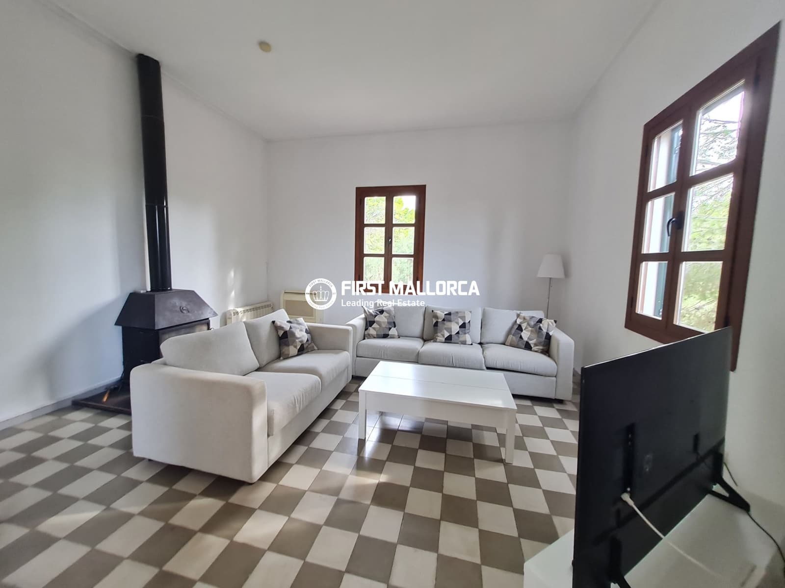 3 bedroom Villa for rent in Son Caliu with garage - € 2,250 (Ref: 10130931)