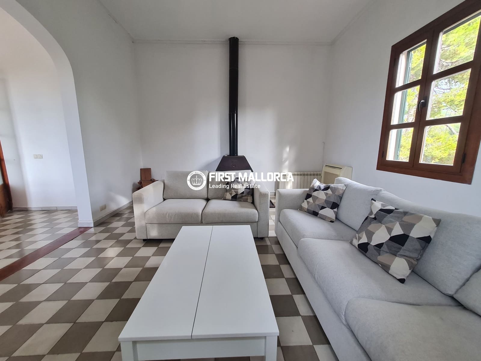 3 bedroom Villa for rent in Son Caliu with garage - € 2,250 (Ref: 10130931)