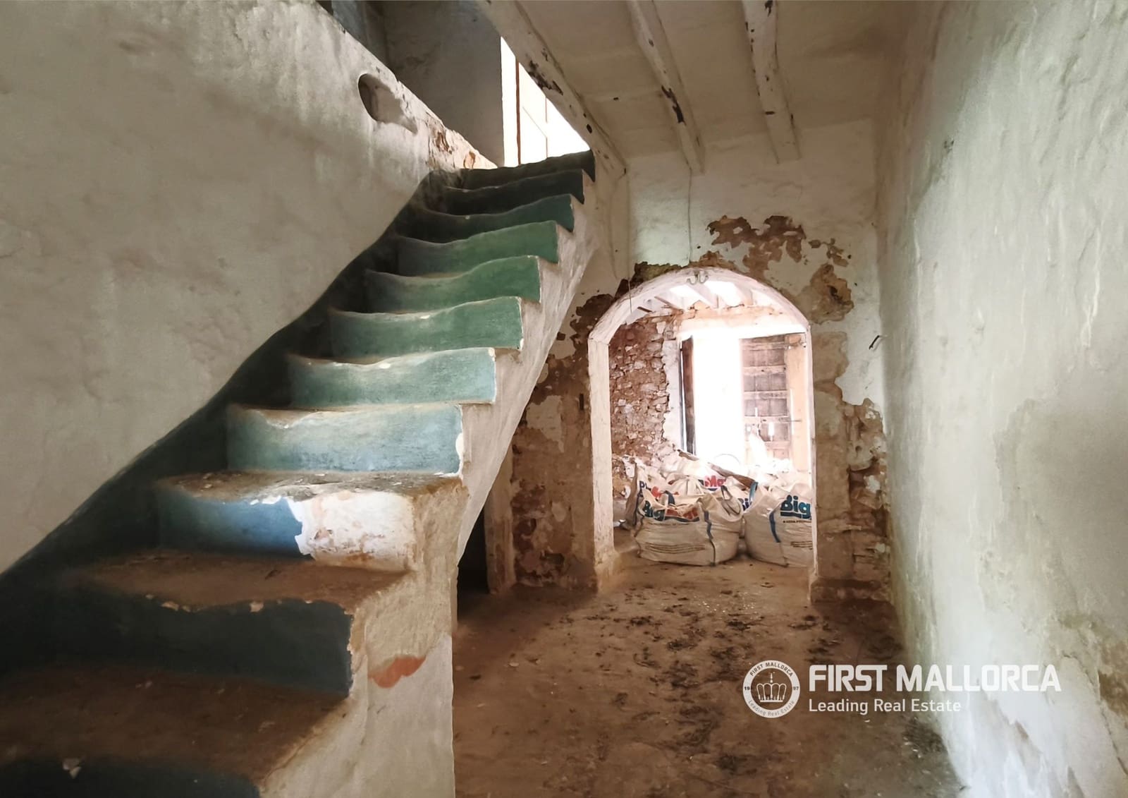 Townhouse for sale in Llucmajor - € 350,000 (Ref: 10130932)