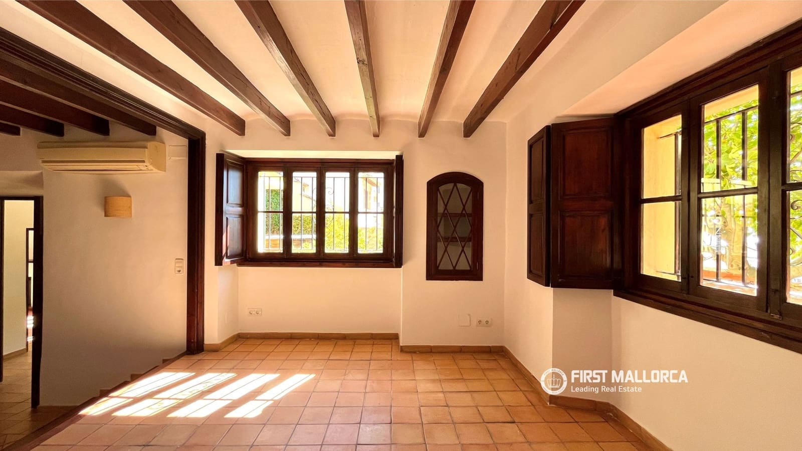 3 bedroom Villa for rent in Palma de Mallorca with garage - € 3,950 (Ref: 10135205)