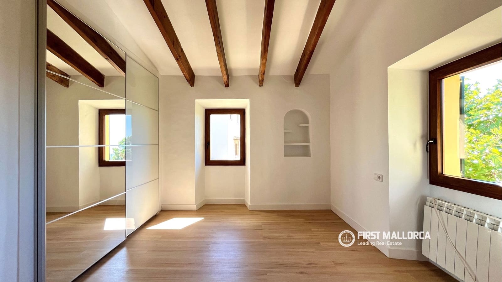 3 bedroom Villa for rent in Palma de Mallorca with garage - € 3,950 (Ref: 10135205)