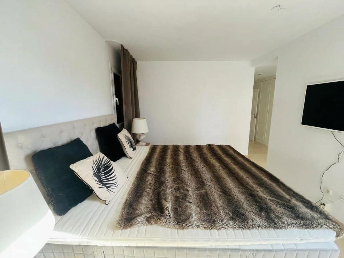 3 soveværelse Lejlighed til leje i Bendinat med swimmingpool garage - € 3.000 (Ref: 10157018)
