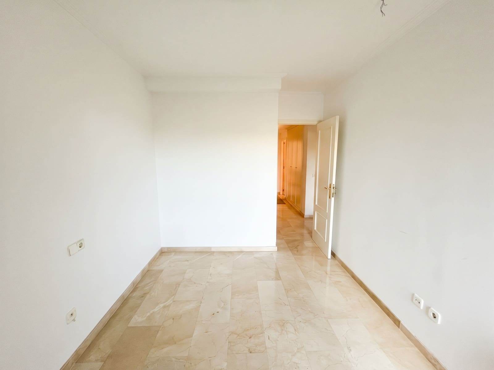 3 soveværelse Lejlighed til leje i Bendinat med swimmingpool garage - € 3.000 (Ref: 10157018)
