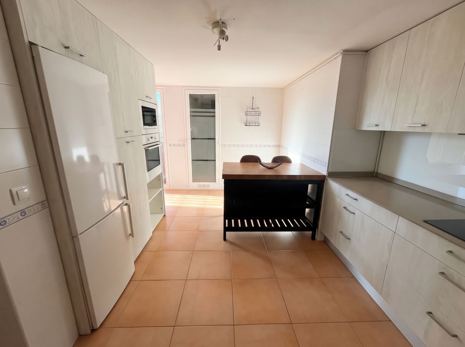 3 soveværelse Lejlighed til leje i Bendinat med swimmingpool garage - € 3.000 (Ref: 10157018)