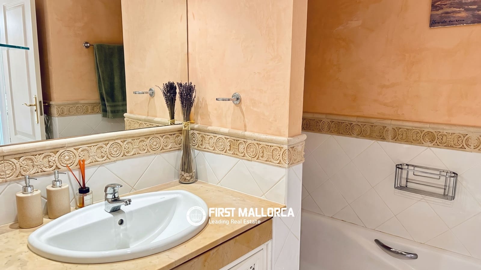 2 soveværelse Lejlighed til salg i Santa Ponsa med swimmingpool garage - € 850.000 (Ref: 10158754)