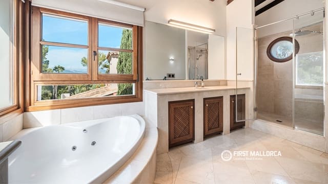 Villa/Maison de 4 chambres à louer à Santa Ponsa, Calvià avec piscine garage - 9 500 € (Ref: 10158756)