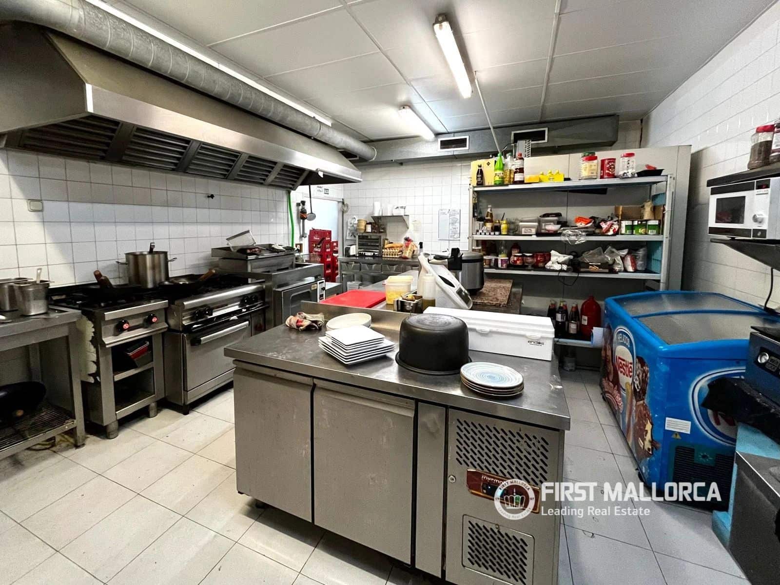 1 slaapkamer Commercieel te koop in Puerto de Andratx met garage - € 270.000 (Ref: 10160604)