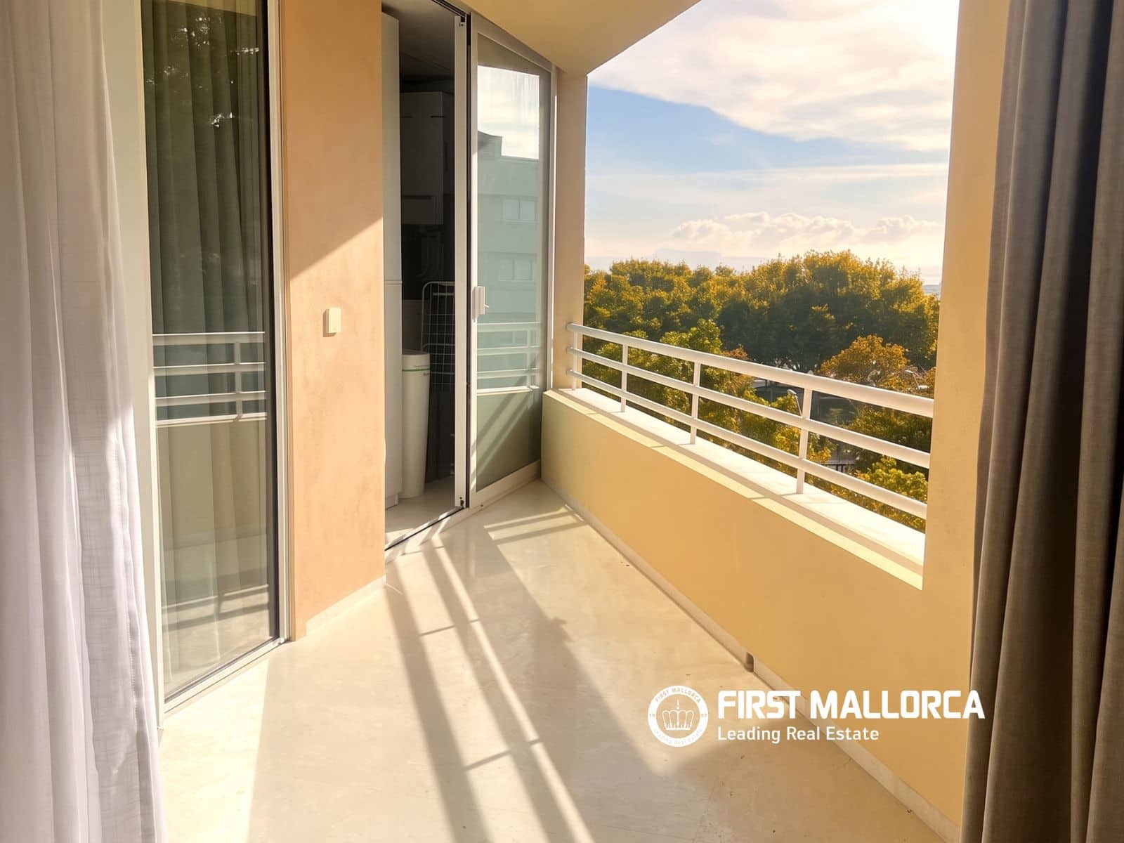 3 quarto Apartamento para arrendar em Palma de Mallorca com piscina garagem - 6 000 € (Ref: 10167946)
