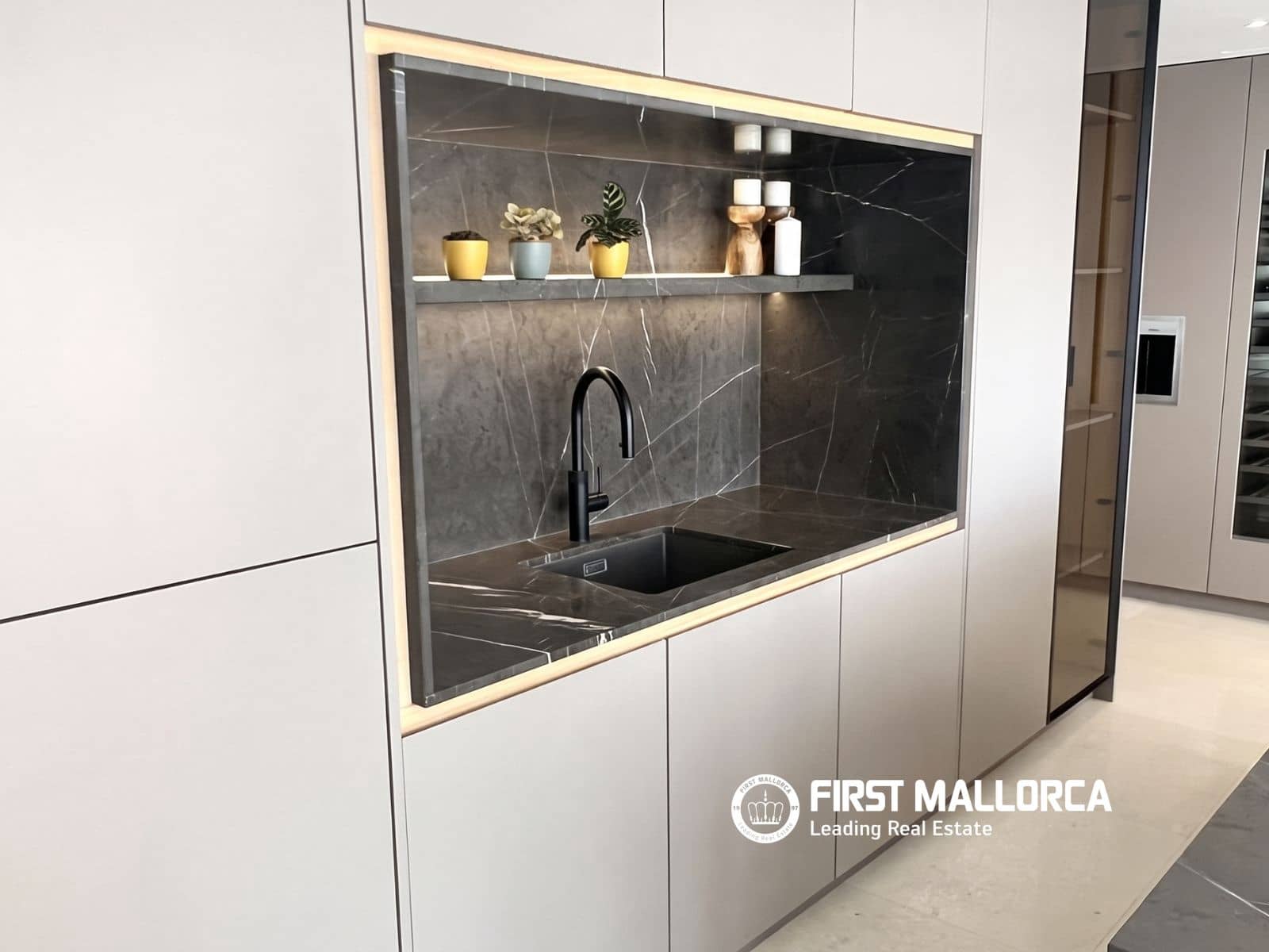 3 quarto Apartamento para arrendar em Palma de Mallorca com piscina garagem - 6 000 € (Ref: 10167946)