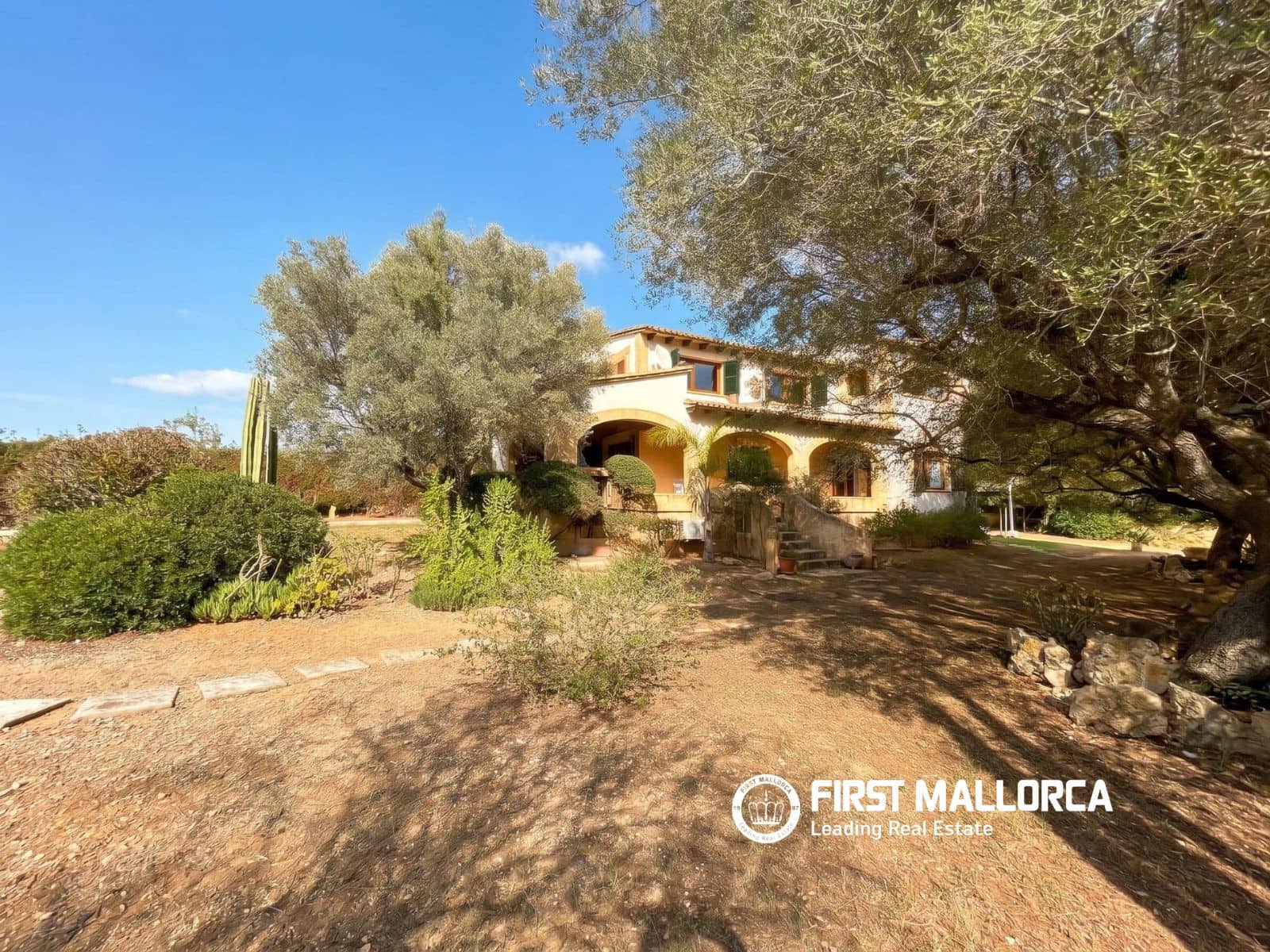 Chalet de 4 habitaciones en Portol en venta con piscina garaje - 1.299.000 € (Ref: 10176010)