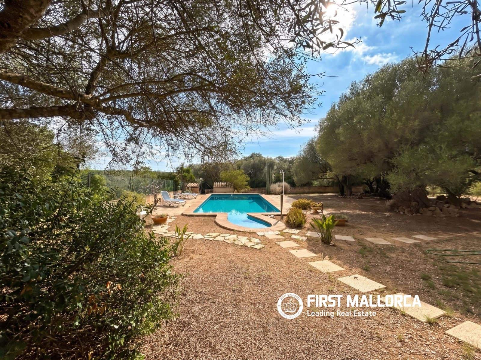 Chalet de 4 habitaciones en Portol en venta con piscina garaje - 1.299.000 € (Ref: 10176010)