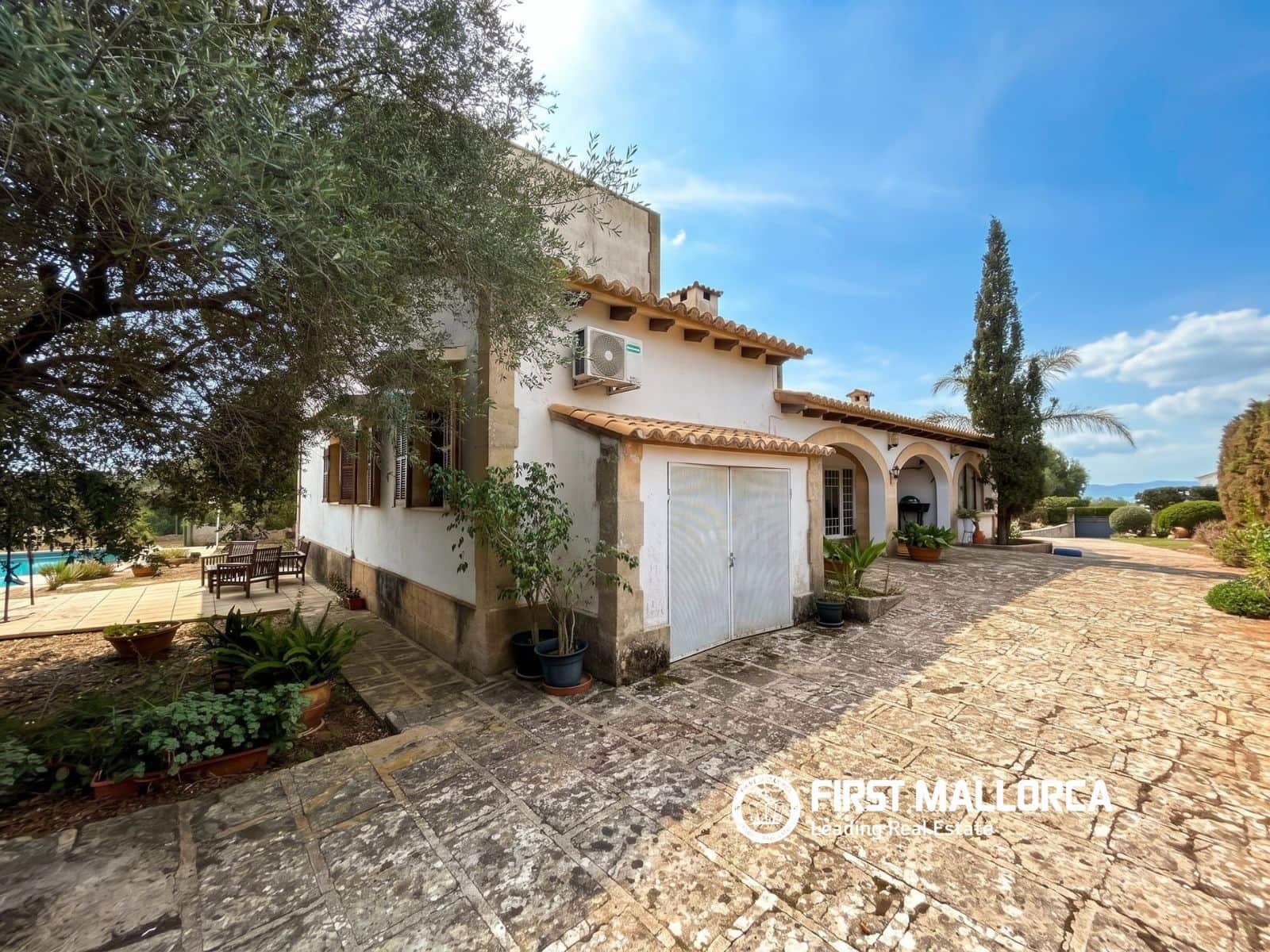 Chalet de 4 habitaciones en Portol en venta con piscina garaje - 1.299.000 € (Ref: 10176010)