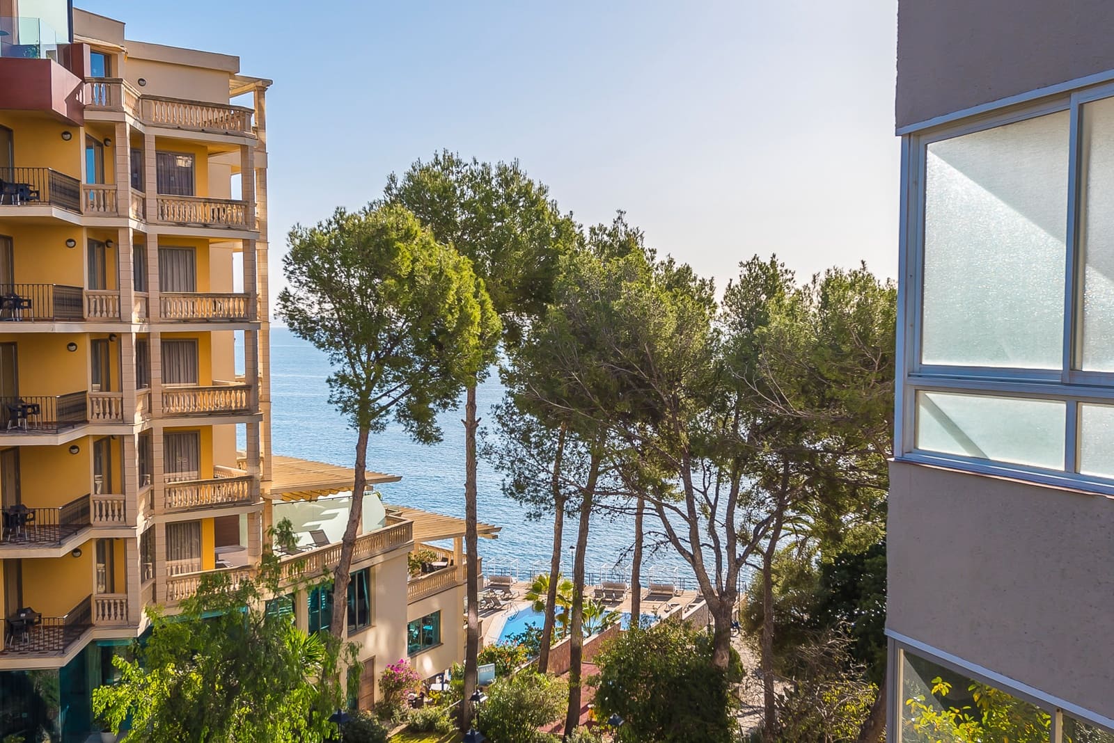 2 bedroom Apartment for sale in Illetas with pool - € 625,000 (Ref: 10182186)