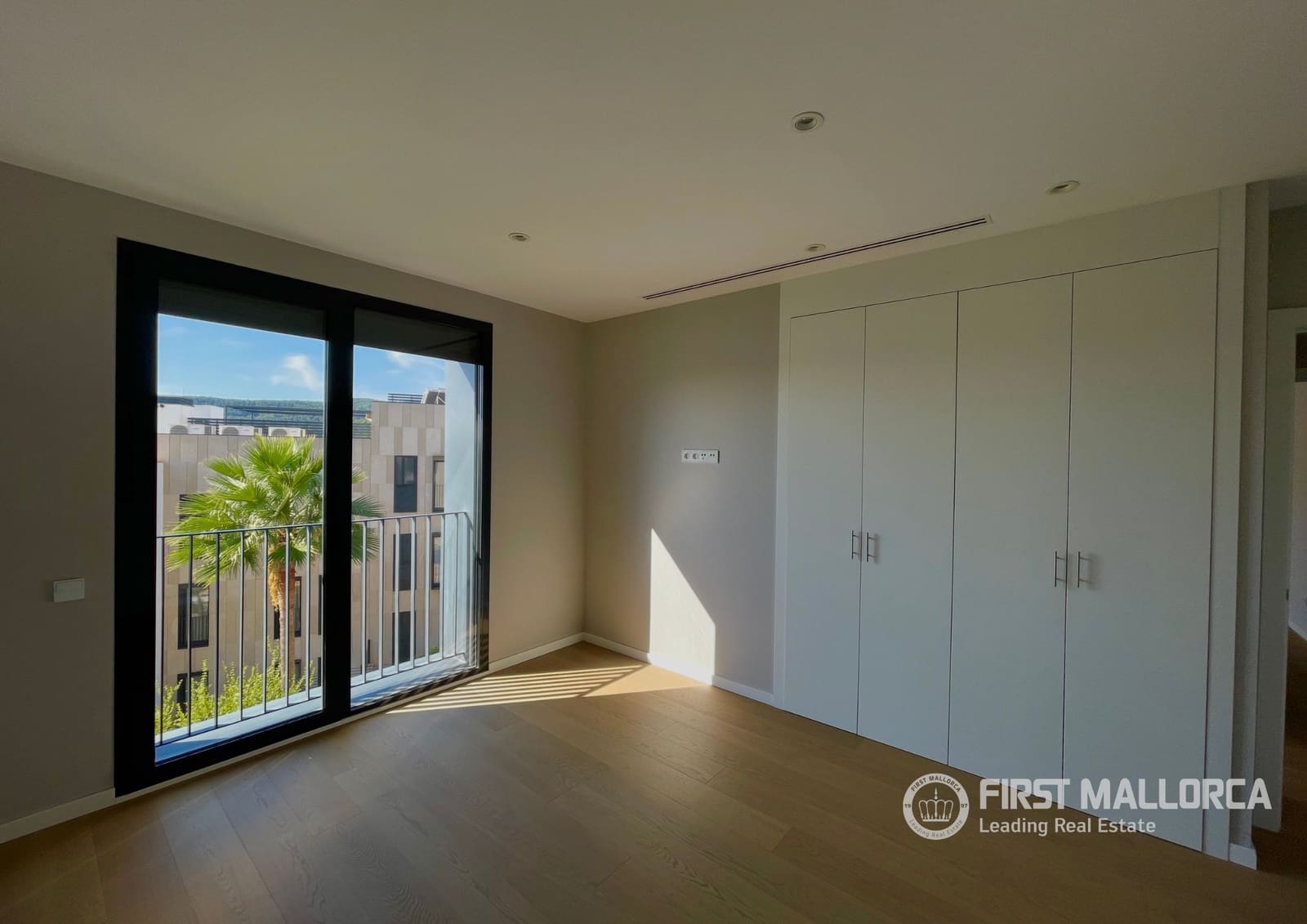 4 soveværelse Penthouse til salg i Palma de Mallorca med garage - € 1.639.000 (Ref: 10183947)