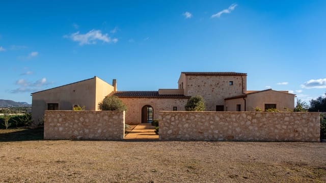 5 bedroom Finca/Country House for sale in Santanyí with pool garage - € 2,950,000 (Ref: 5561978)